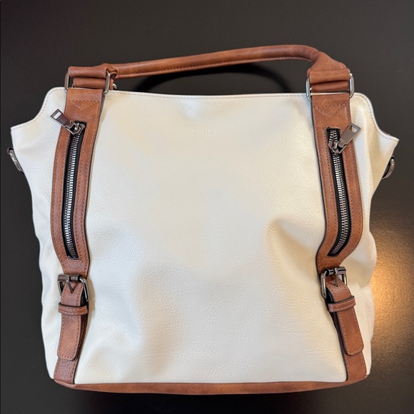Chic Leather Tote with Zipper Accents - Picture 1 of 5